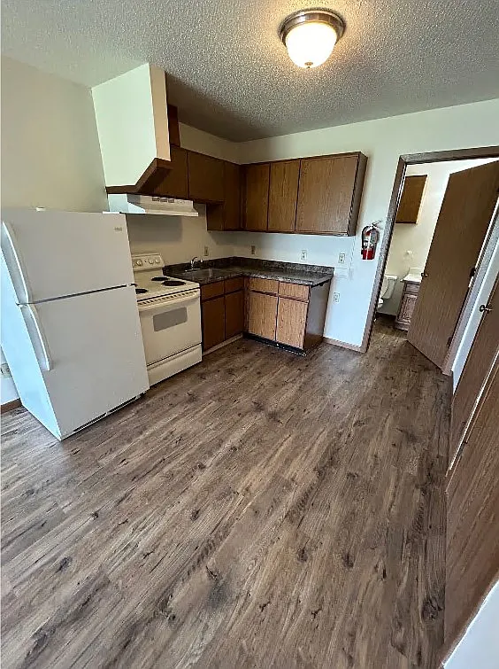 370 E. Birch Ave. — Photo 2