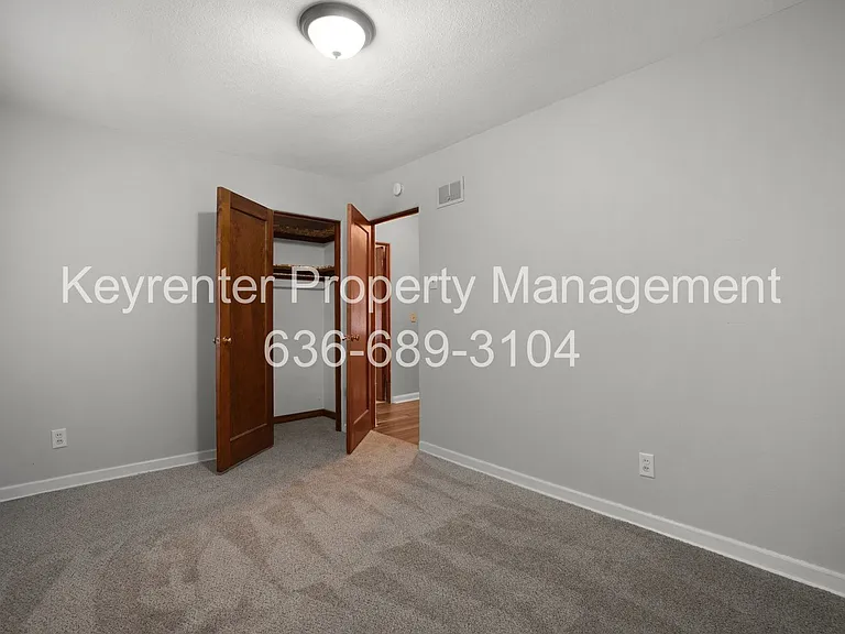 1045 N New Florissant Rd — Photo 11
