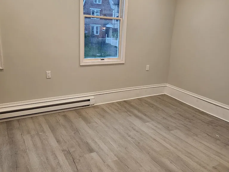 407 Kantner St #2 — Photo 6