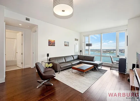 Sold by Warburg | media 10