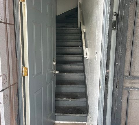 5th image of 3902 Stuart St