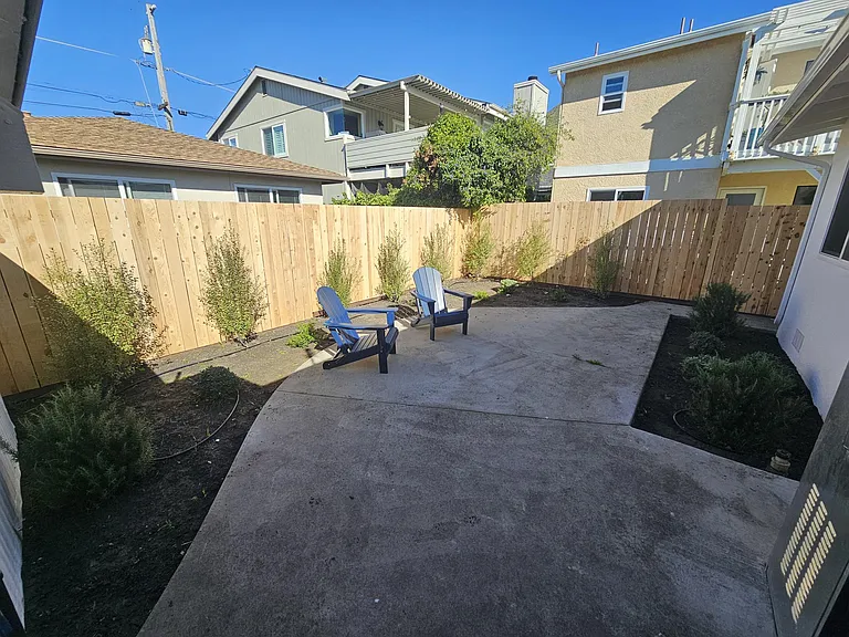 411 Mindoro St — Photo 22