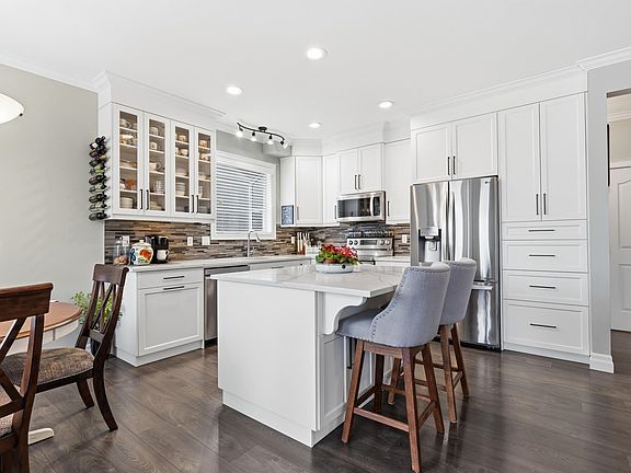 2nd image of 45368 Wells Rd