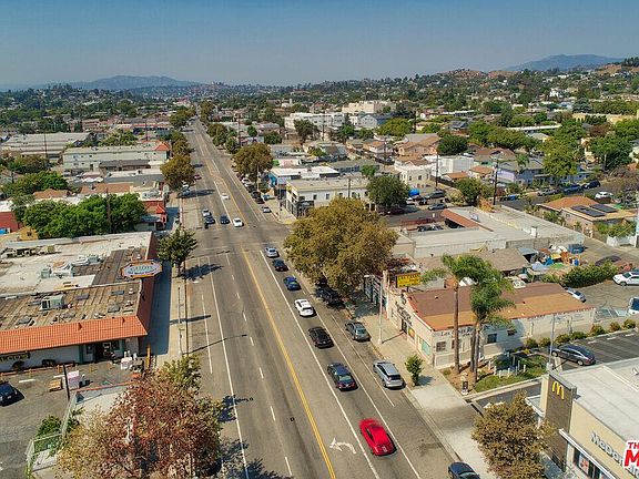3rd image of 5709 York Blvd