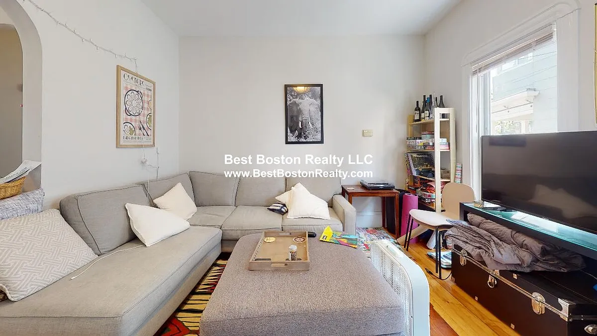 Building Photo - 305 Summer St #1