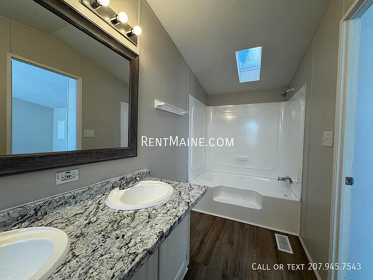 125 F St — Photo 11