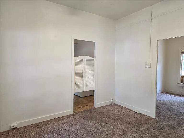 4613 Avenue G — Photo 6