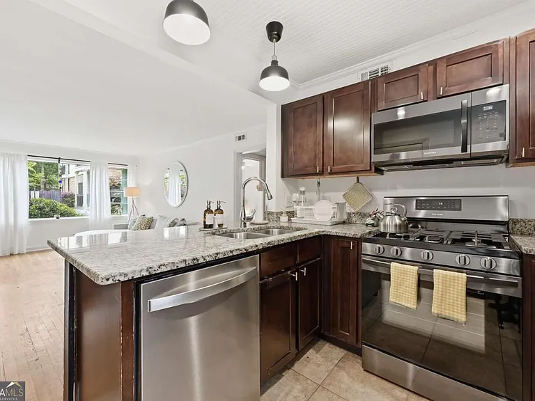 2240 Cheshire Bridge Rd NE #205 — Photo 7