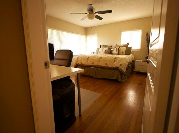 3rd image of 1111 Temple Dr