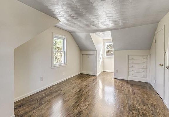 4th image of 45 Brentwood St