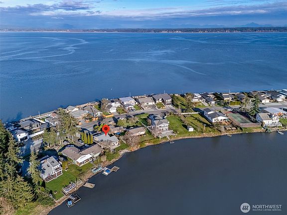 3rd image of 1320 Beach Drive