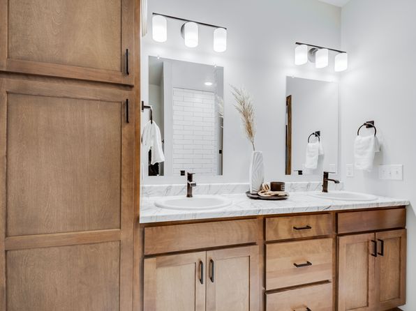 sioux-falls-south-dakota-380316241 picture