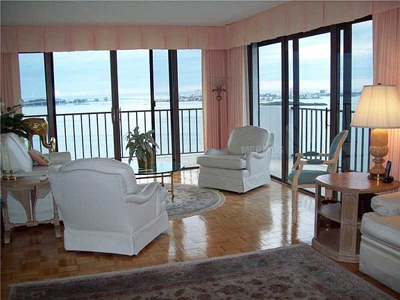 4th image of 80 Rogers St Penthouse 1