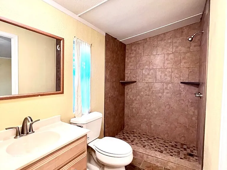 114 Candlelite Dr — Photo 8