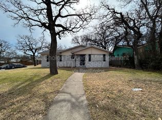 5556 Mac Arthur Dr, Fort Worth, TX 76112