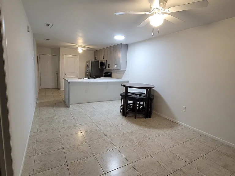 11232 Pendleton Ave — Photo 7