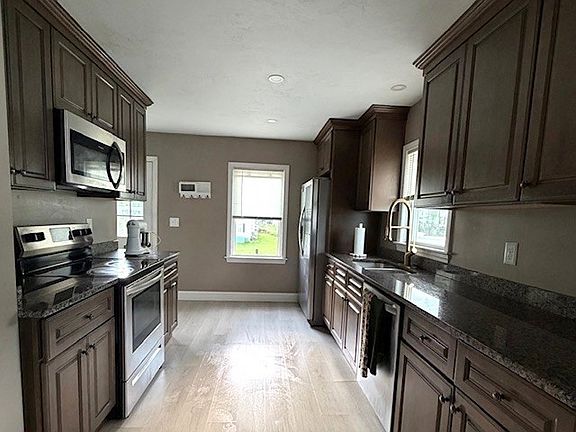 3rd image of 22 Marsh Ave