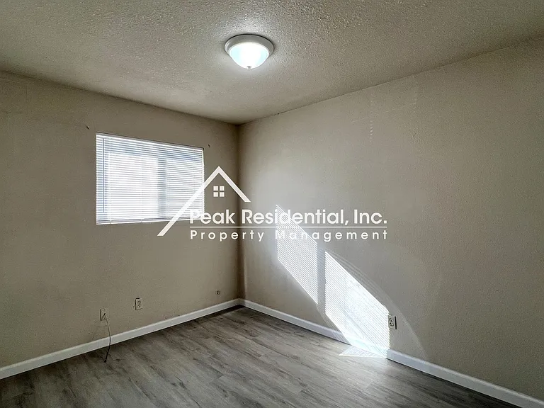 5912 Del Campo Ln — Photo 10