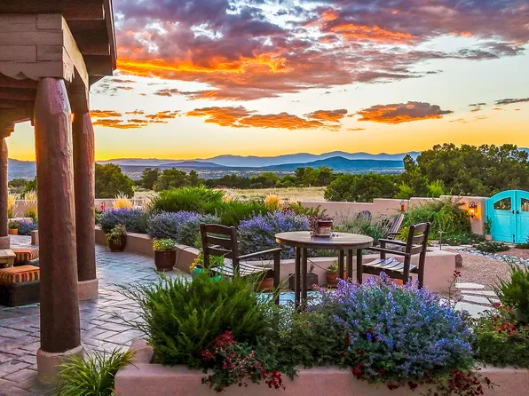 111 Calle Ventoso W, Santa Fe, NM 87506