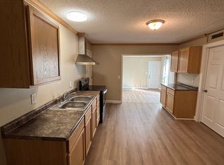 221 Court Ave N #2, Sandstone, MN 55072