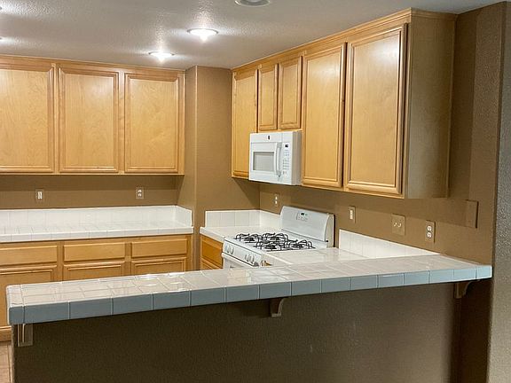 3rd image of 26482 Prairie Ln