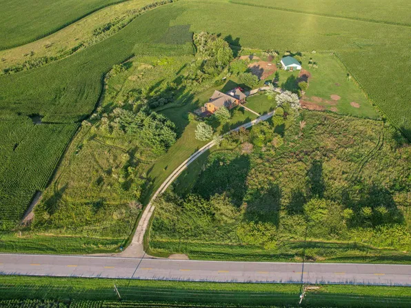976 Paw Rd, Paw Paw, IL 61353