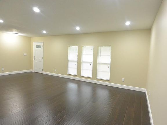4th image of 14250 20th St