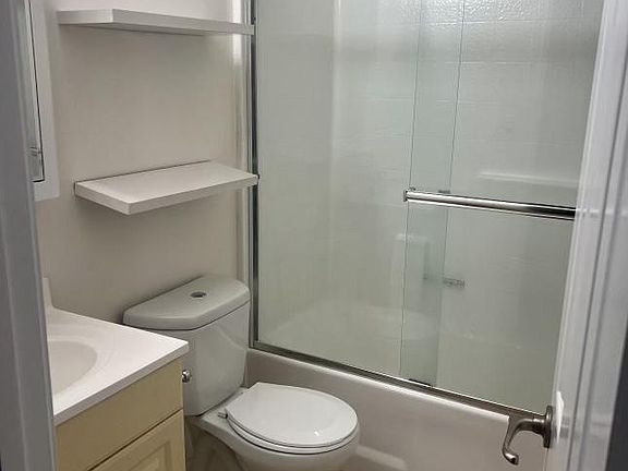 5th image of 622 Nebraska Ave APT 201
