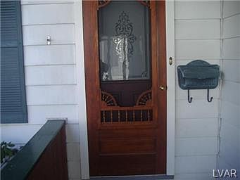 3rd image of 528 George St
