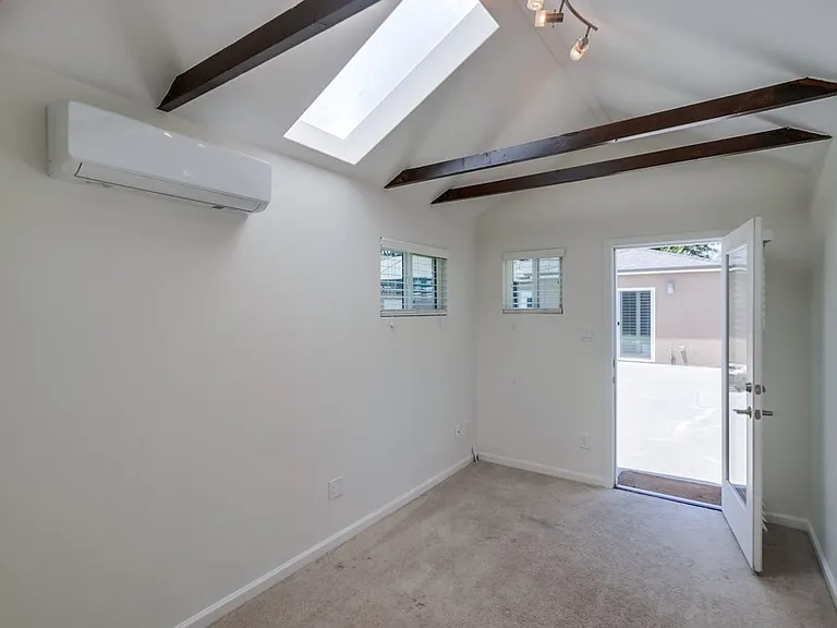 4747 Rolando Blvd — Photo 38