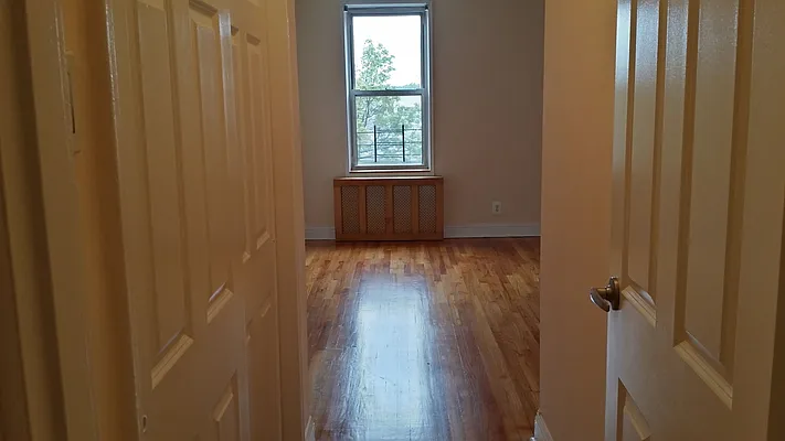 Rented by Realty Queens LLC | media 21