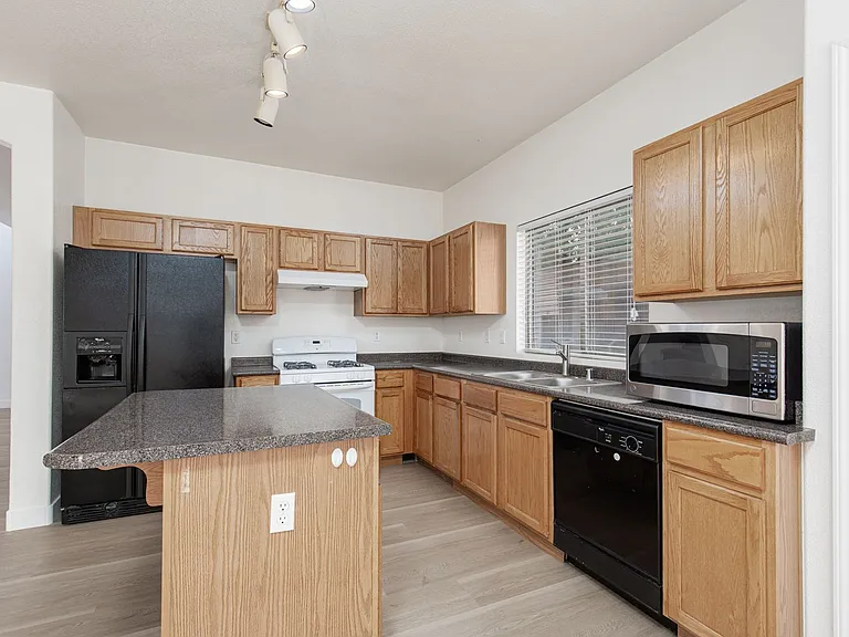 408 Madison Taylor Pl — Photo 15