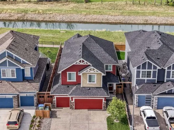 209 NE Sandpiper Cres, Chestermere, AB T1X 0Y4