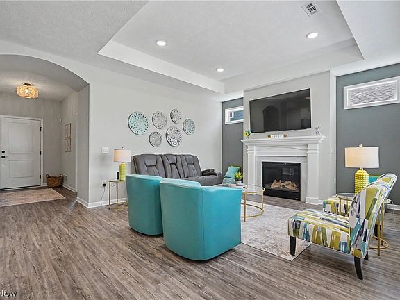5th image of 254 Elm Ln