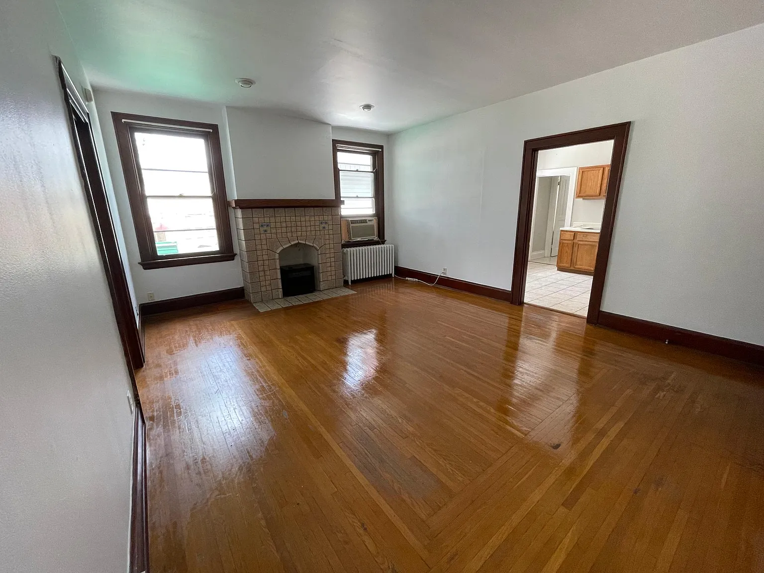 1 bed, 950 sqft, $1,025 — Photo 4