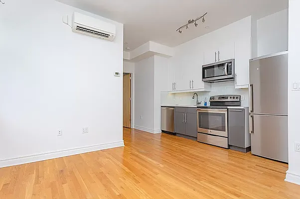 Kitchen, photo 1