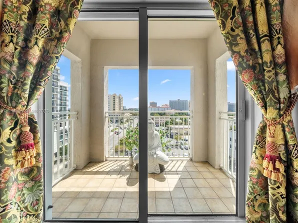 50 Menores Ave APT 729, Coral Gables, FL 33134