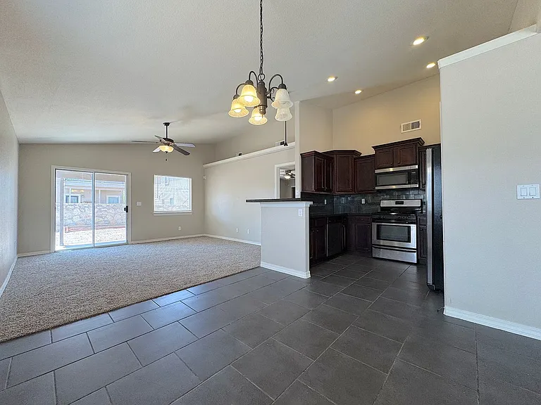 10925 Coyote Ranch Ln — Photo 7
