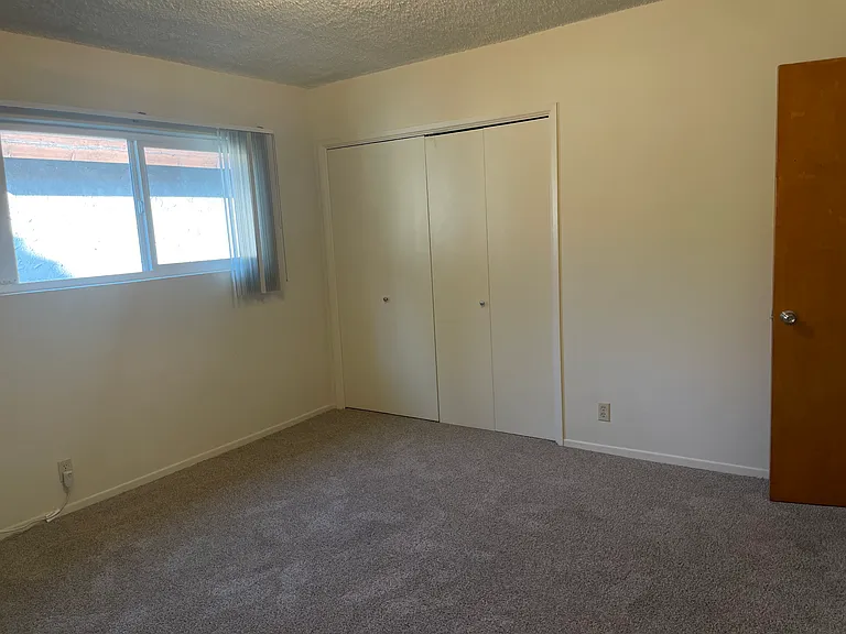 1161 Linden Ave #1 — Photo 13
