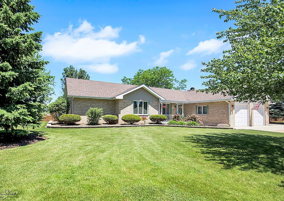 1st image of 609 Hazelwood Dr