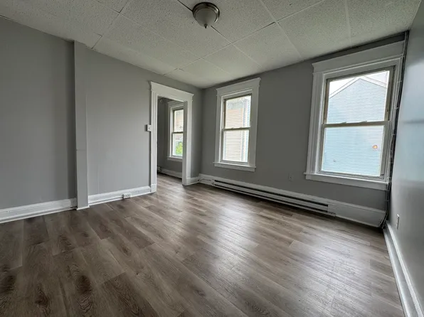 32 Howard St, Waterbury, CT
