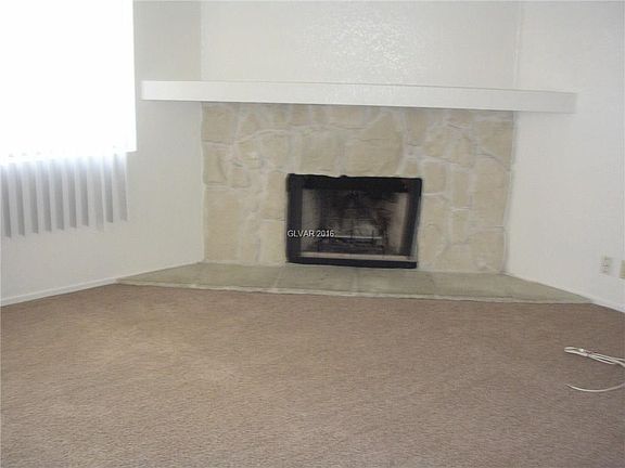 5th image of 917 Rockview Dr Unit 202