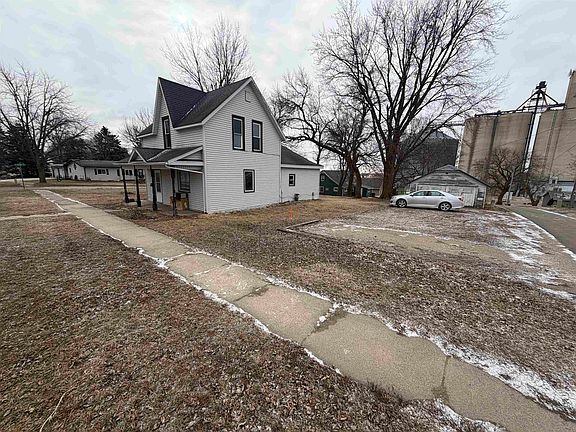 2nd image of 106 Avenue A E