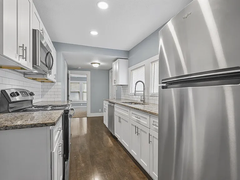 207 W Heard St — Photo 2