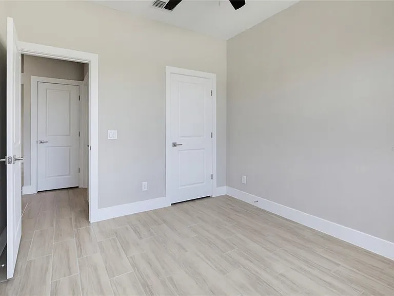804 Colville Dr — Photo 9