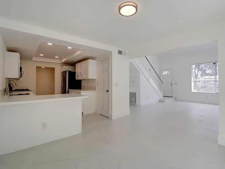 105 Gooseberry Ln — Photo 6