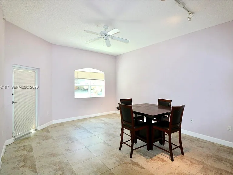 6001 SW 70th St #117 — Photo 3