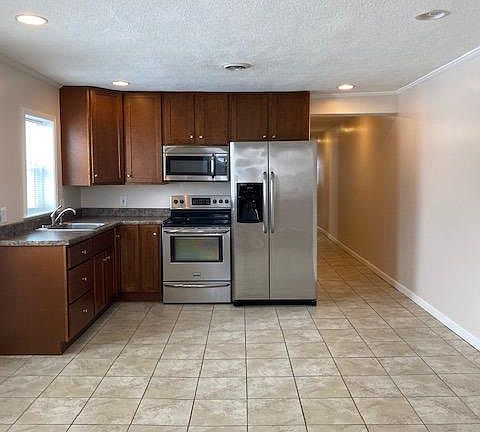 3rd image of 508 N Franklin St APT B