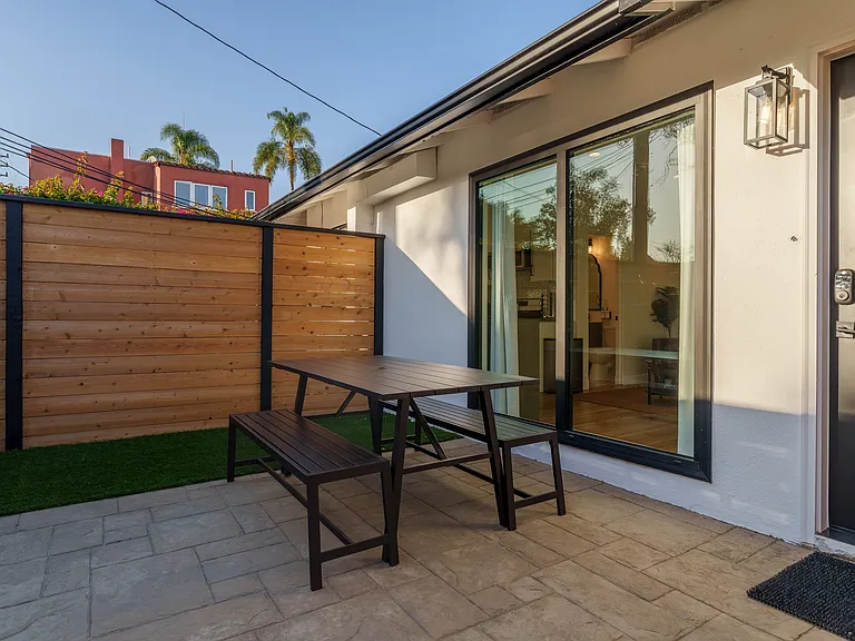1626 Castillo St #A — Photo 14