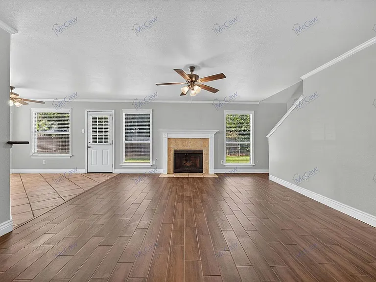 333 Stately Oak Ln — Photo 5